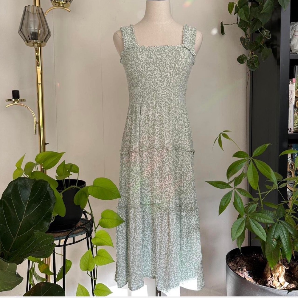 Vero Moda Sage Green White Floral Smocked Tiered Maxi Dress Cottagecore Boho L